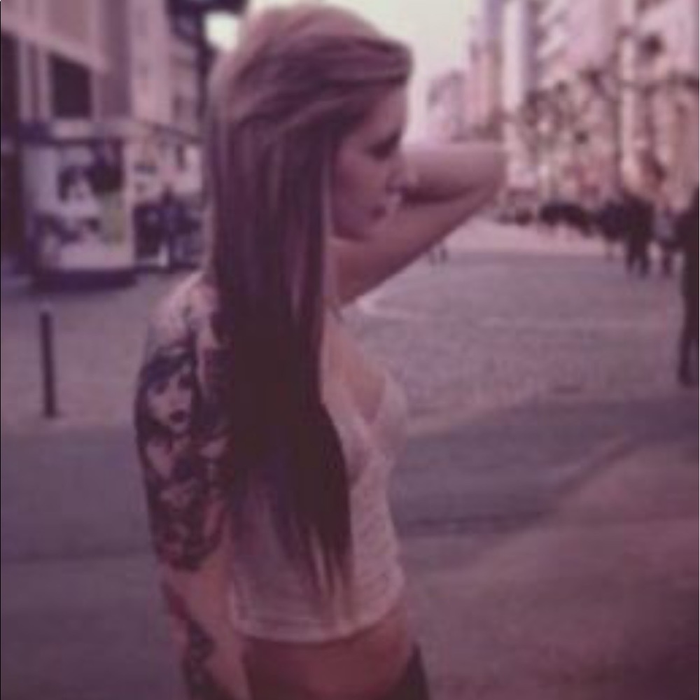 Meet your posher Vanessa!!